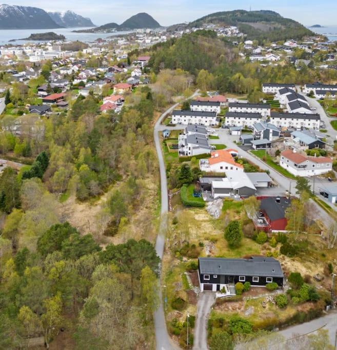Ålesund Tranquil Haven Villa מראה חיצוני תמונה